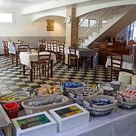 Le Petit Manoir Logis Les Angles (Gard)